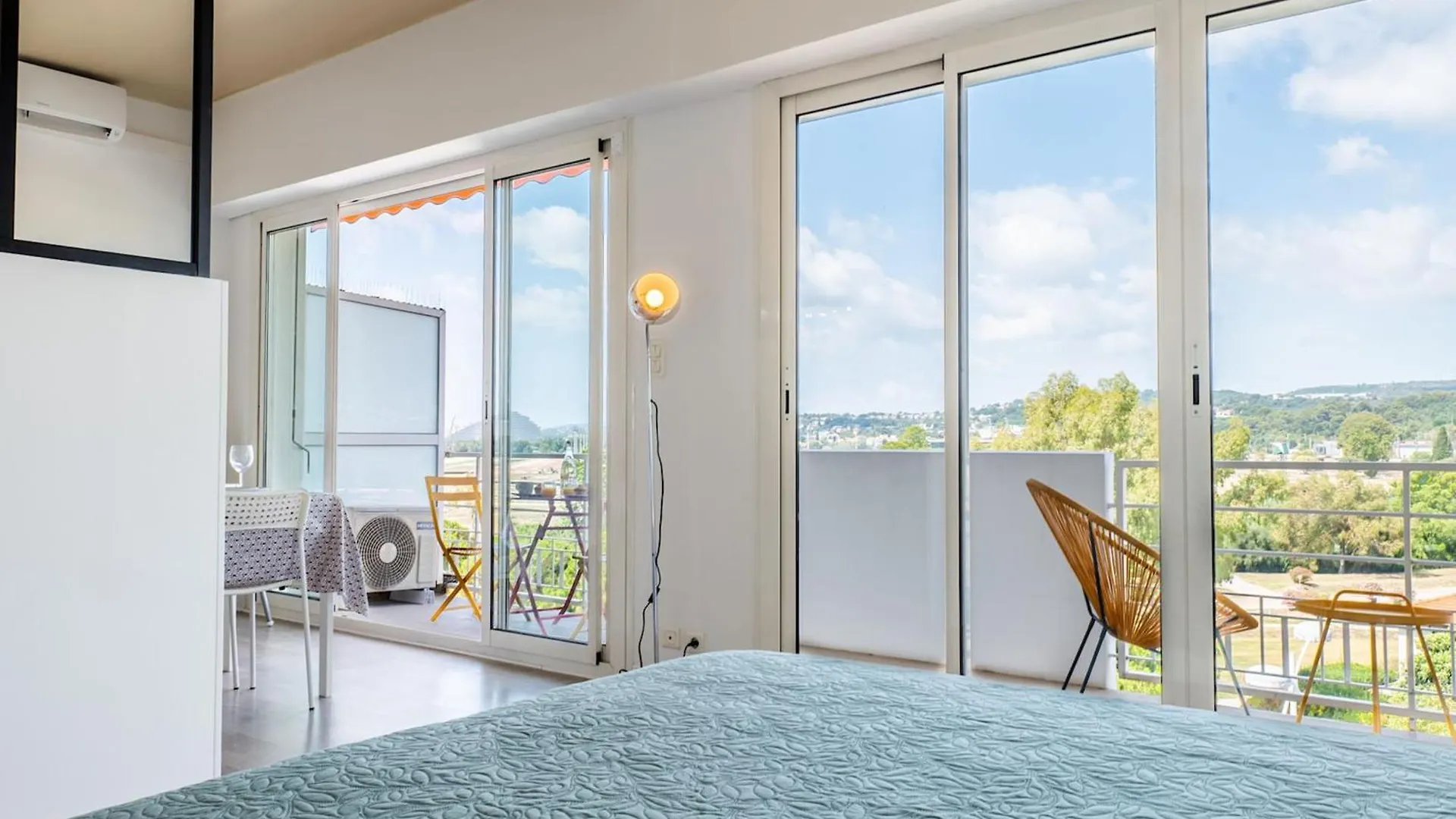 Апартаменты Bright Cocoon With Sea Views Кань-сюр-Мер